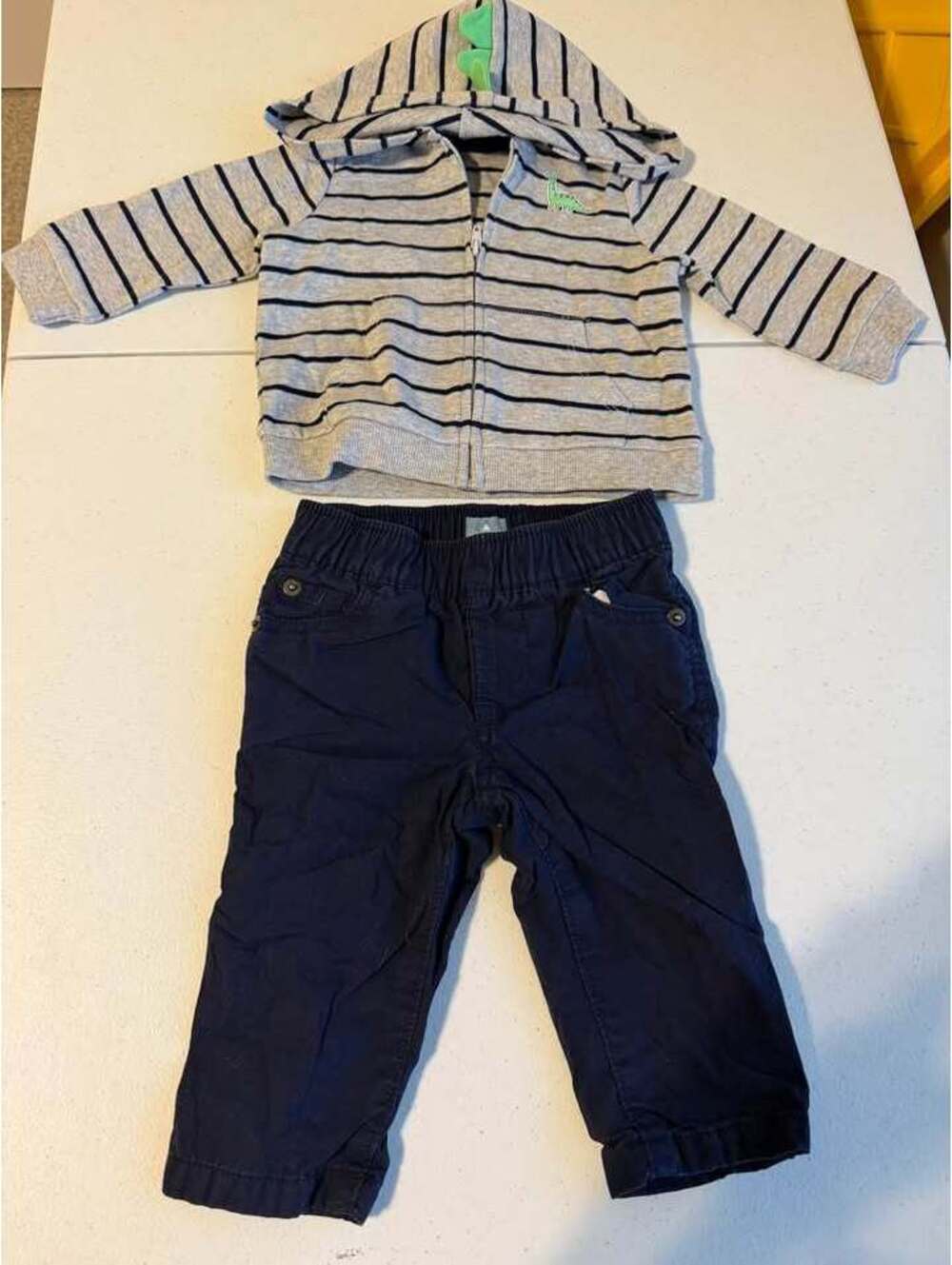 Baby Gap 6-12M Dinosaur Hoodie and Fleece Lined Pants Set